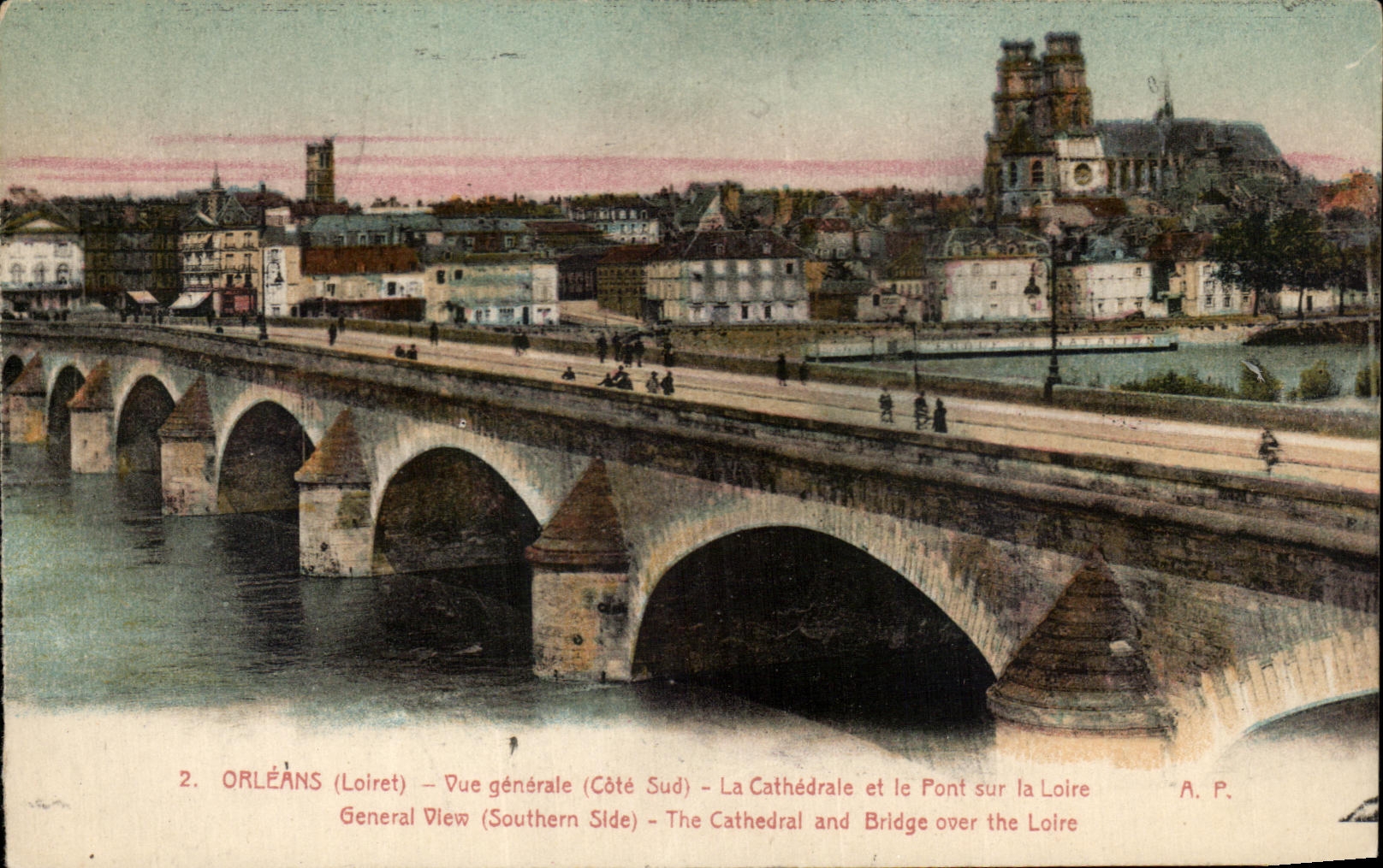 CPA Orleans Vue generale la Cathedrale et le Pont sur la Loire