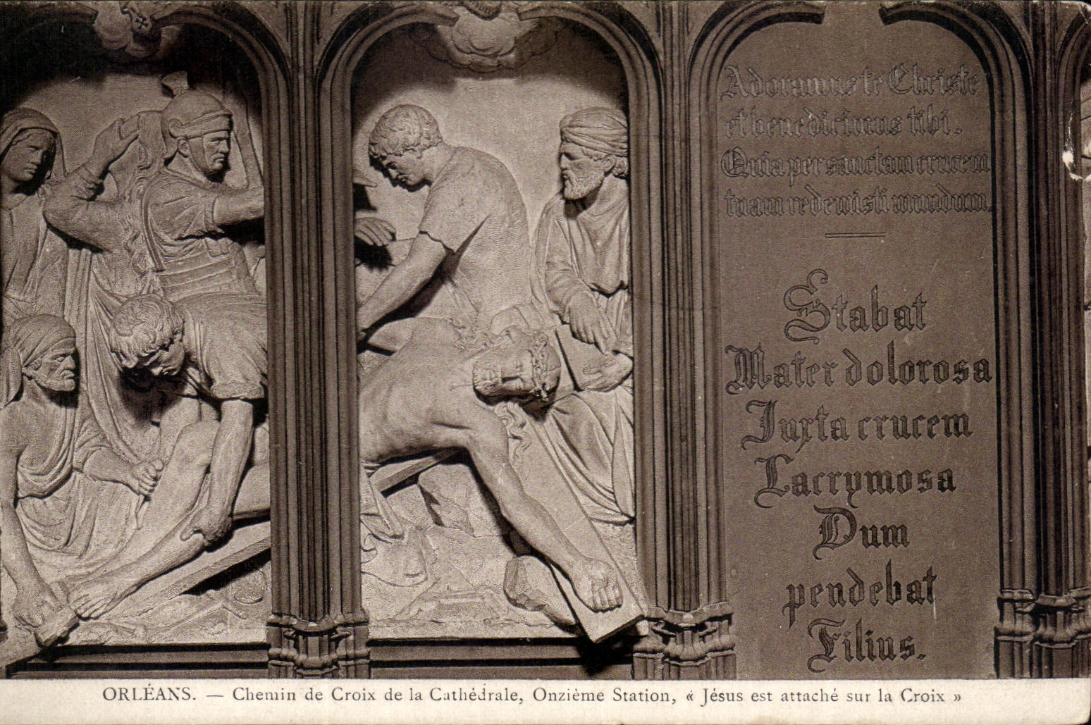 CPA Orleans Chemin de Croix de la Cathedrale Onzieme Station Jesus est Attache sur la Croix