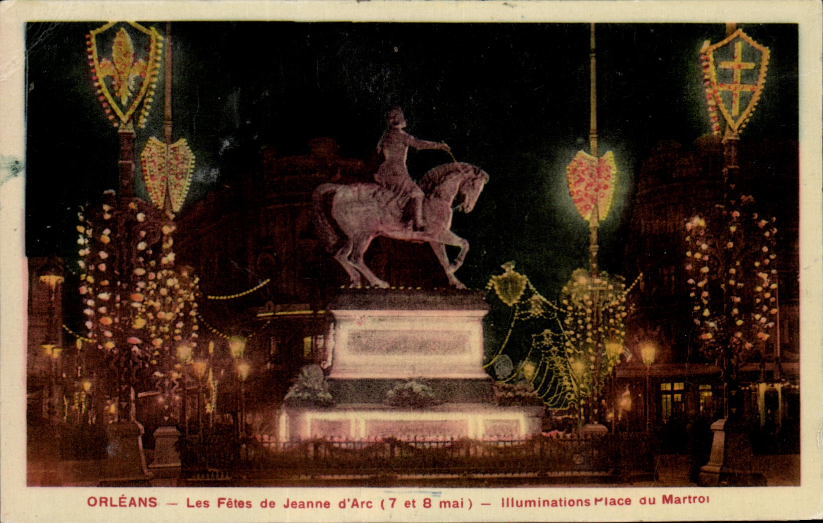 CPA Orleans Les Fetes De Jeanne d'Arc 7 et 8 mai Illuminations Place du Martroi