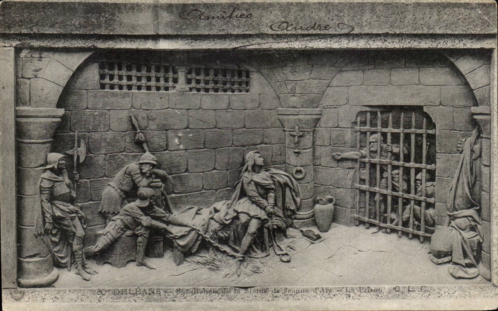 CPA Orleans Bas relief de la statue de Jeanne d'arc La prison