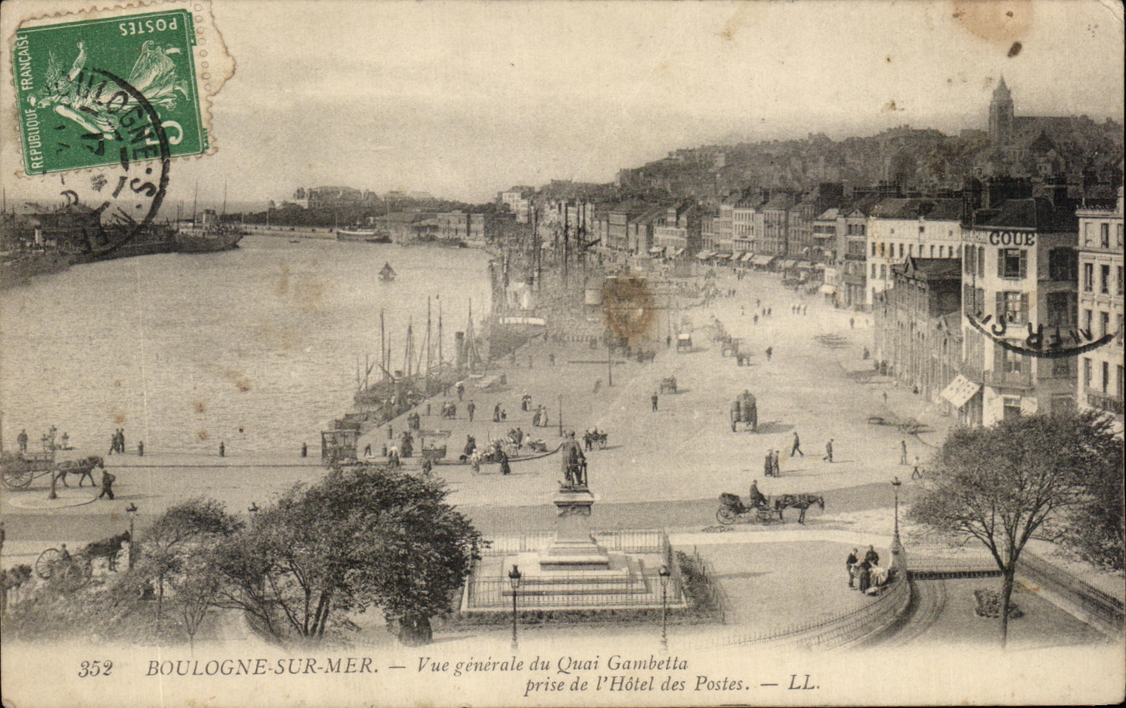 Boulogne-sur-Mer — Vue générale du Quai Gambetta prise de l'Hôtel des Postes — LL. — n° 352