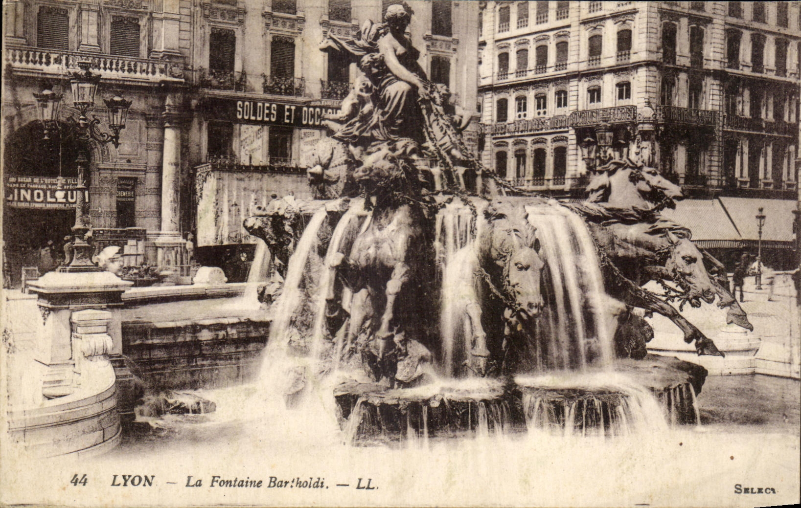 CPA Lyon Le Fontaine Bartholdi
