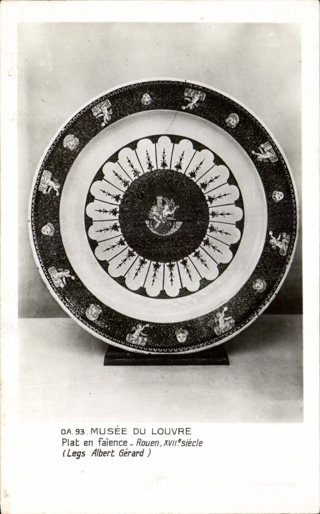 Plat en faïence - Rouen, XVIIe siècle — Musée du Louvre, Legs Albert Gérard