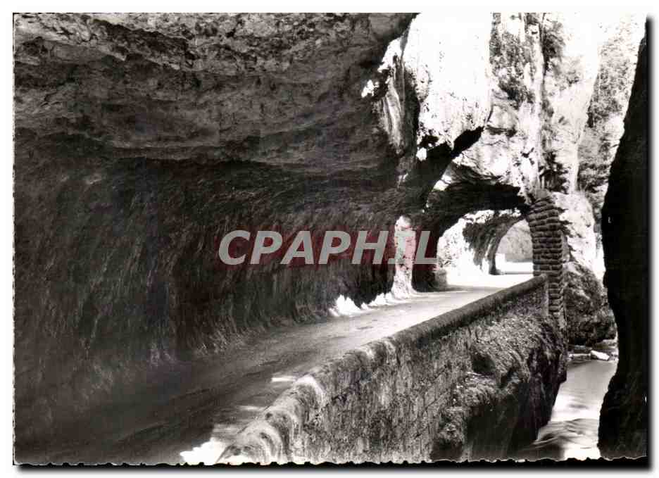 CPA Les Belles Alpes Francaises Le Vercors La Route a l'interieur des Grands Goulets