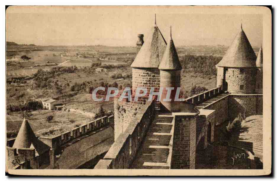 CPA Cite De Carcassonne La Cite La Tour du Moulin dominant le Theatre