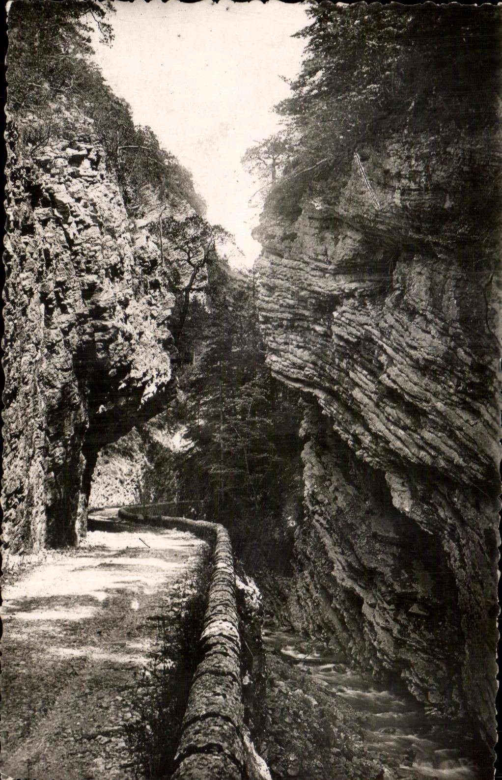 Les Alpes, Lus-la-Croix-Haute — Gorges du Rubi-Froid — Abell, éditeur, Gap, n°9