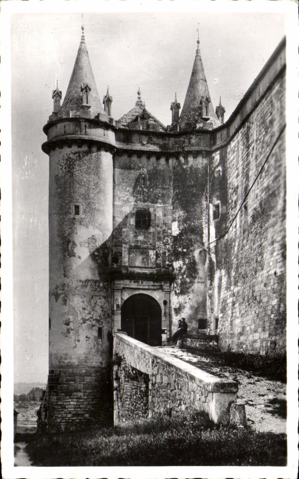 Entrée du Château — Grignan — Éditions H. Brunel & Lux