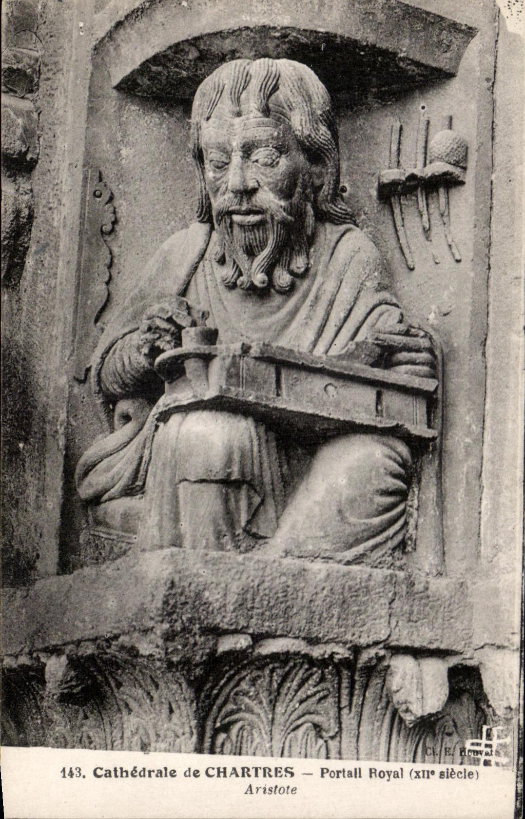Cathédrale de CHARTRES — Portail Royal — Aristote (xiième siècle)