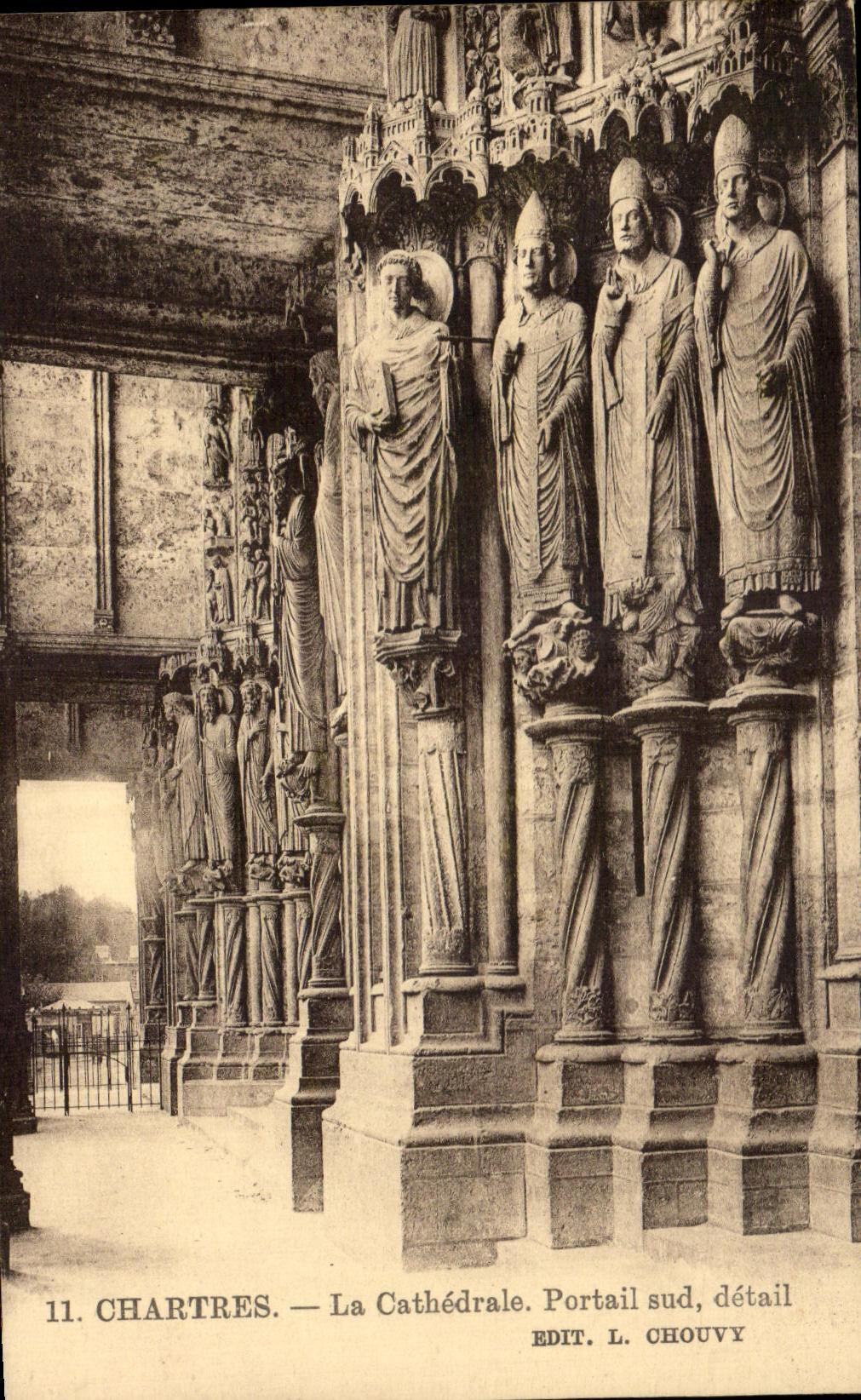 Chartres — La Cathédrale. Portail sud, détail
