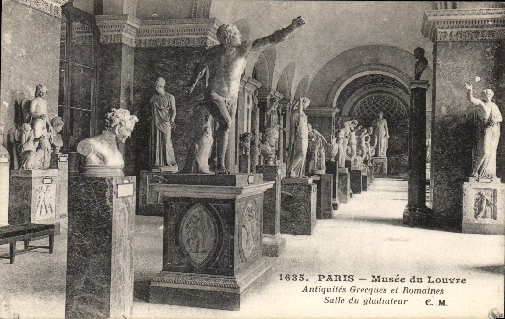 CPA Paris Musee Du Louvre antiquites Grecques Et Romaines Salle Du Gladiateur