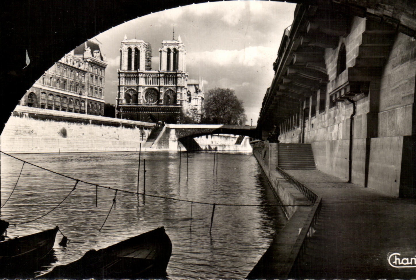 CPA Paris Promenade sous Les Ponts