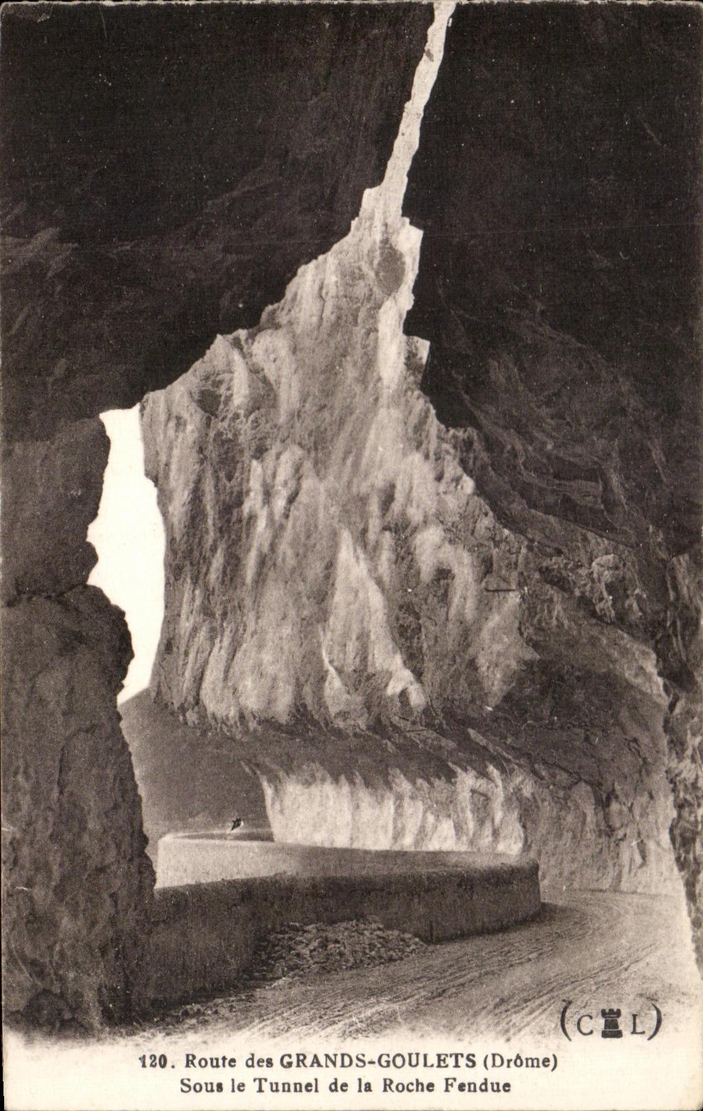 Route des Grands-Goulets — Sous le Tunnel de la Roche Fendue — (CÉL)