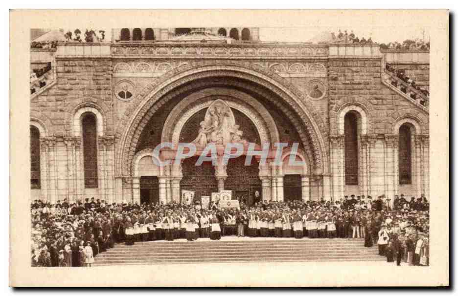 CPA Lourdes entree Du rosaire Benediction Du Tres St Sacrement