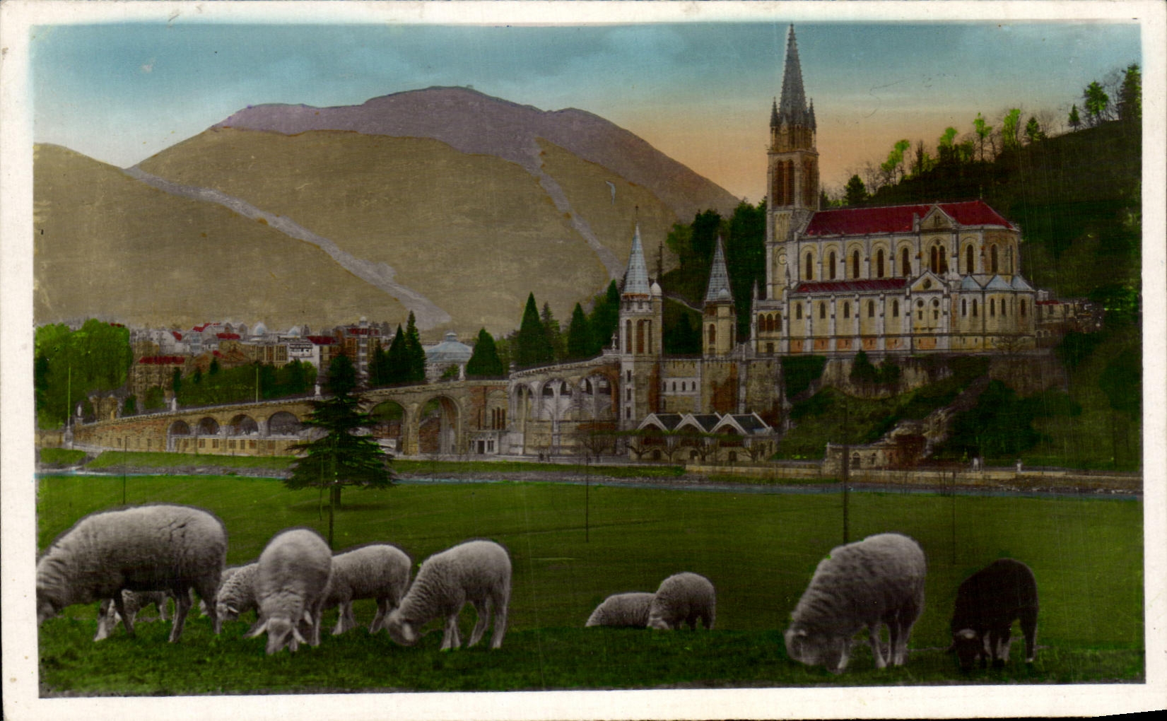 Lourdes — La Basilique et le Pic du Jer — Édition P. Dufour Lourdes