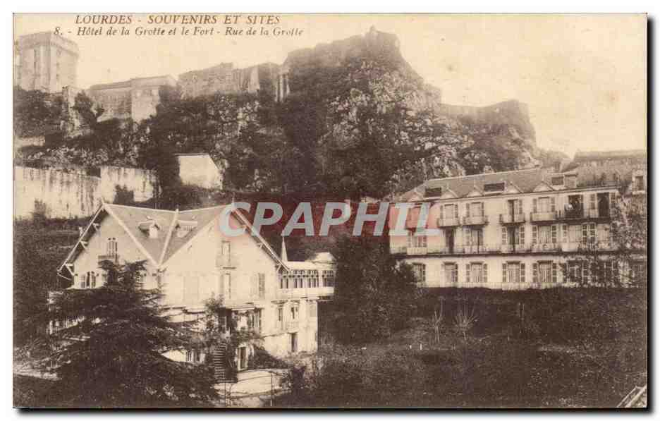 CPA Lourdes Souvenirs Et Sites Hotel de la Grottes de le Fort Rue de la Grotte
