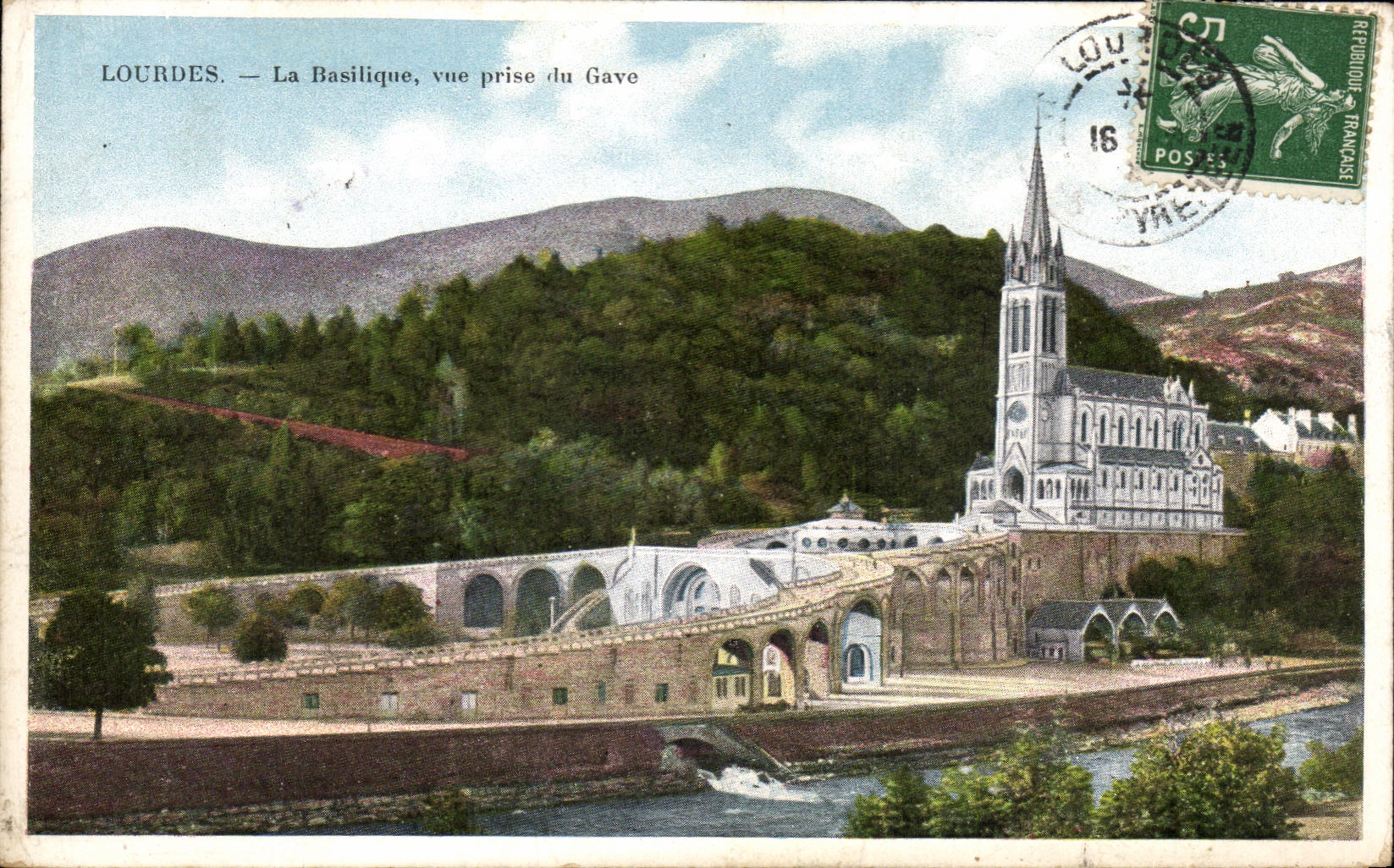 CPA Lourdes La Basilique Vue Prise Du Gave