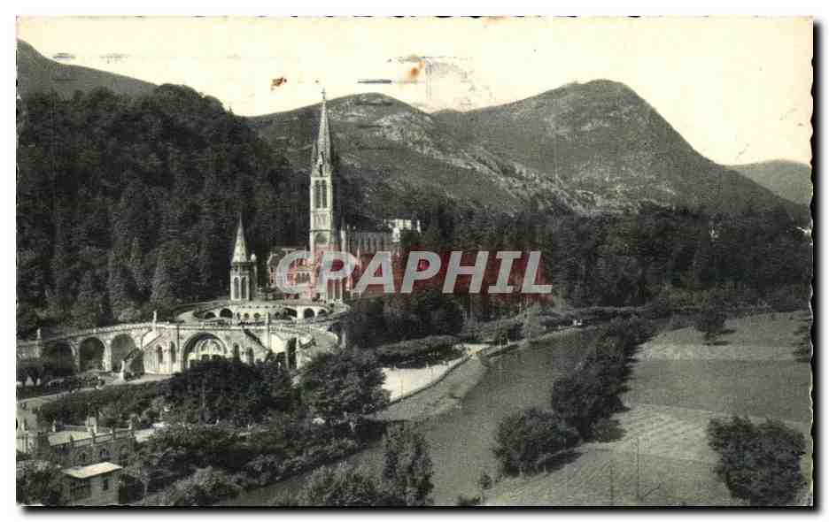 CPA Lourdes la Basillque et le Gave 