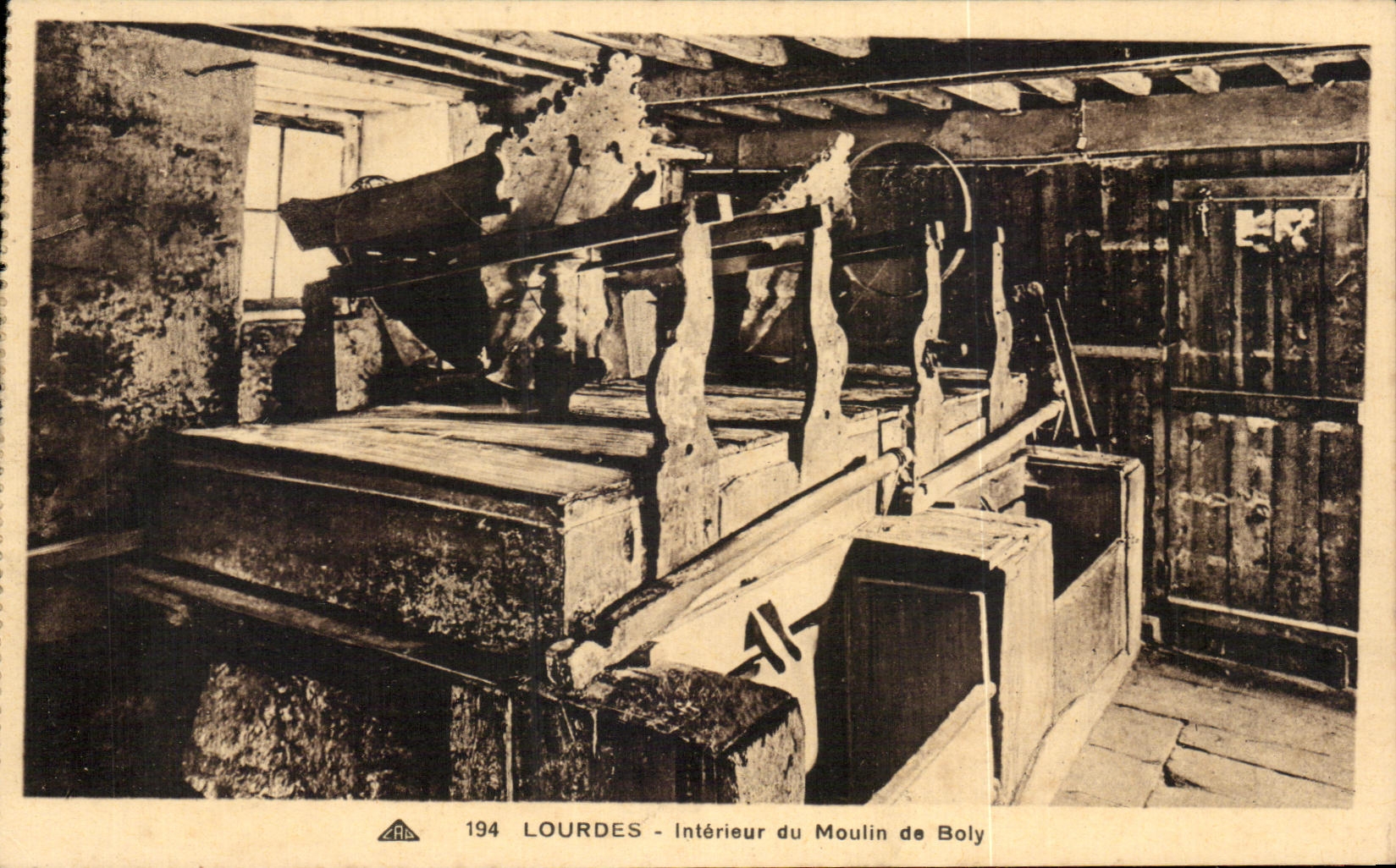 CPA Lourdes Interieur du Moulin de Boly