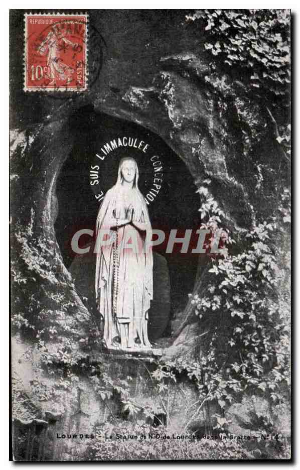 CPA Lourdes La statue de ND de Lourdes dans la grotte 