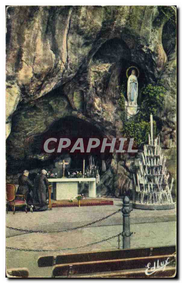 CPA Lourdes La Grotte Miraculeuse dont le nouvel Autel en marbre des Pyrenees