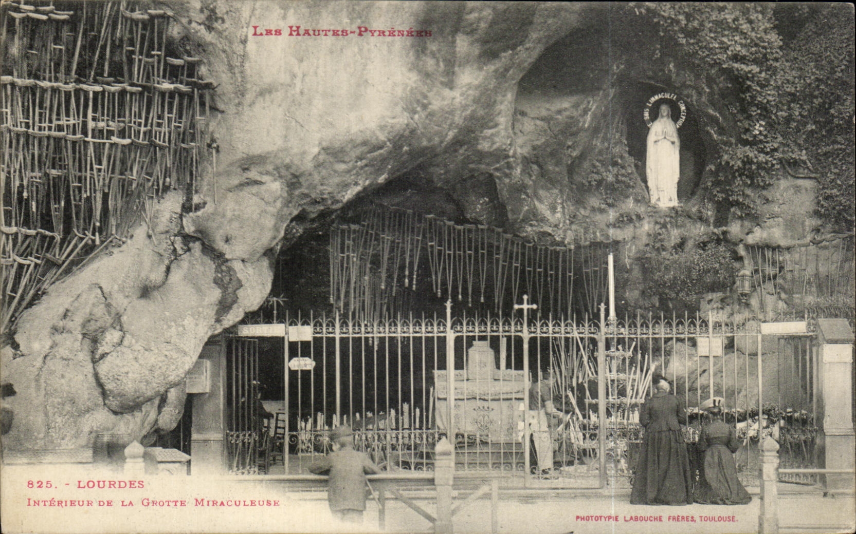 Lourdes — Intérieur de la Grotte Miraculeuse — Phototypie Labouche Frères, Toulouse