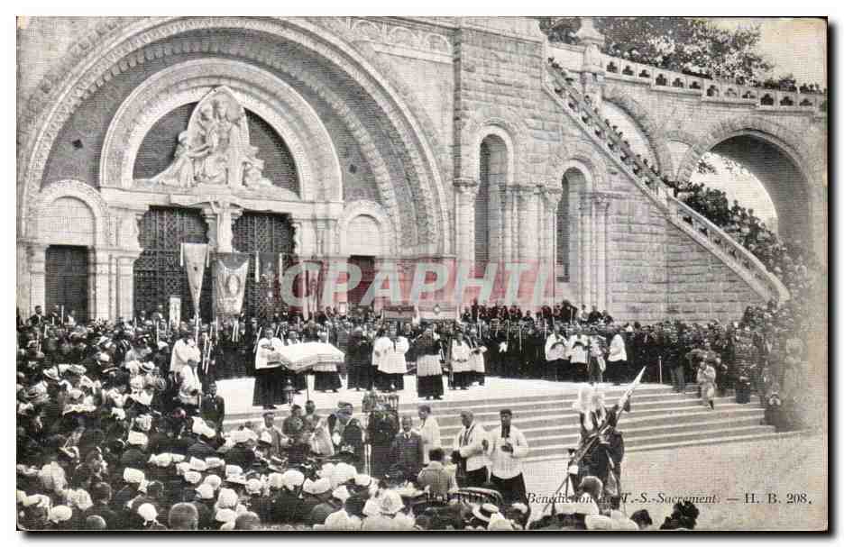 CPA Lourdes Benediction Du TS Sacrement