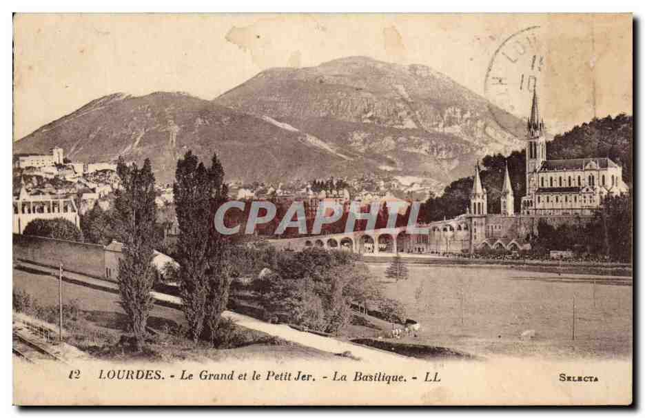 CPA Lourdes Le Grand et le Petit Jer la Basilique