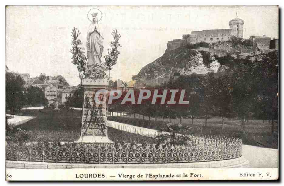 CPA Lourdes Vierge de L'Esplanade et le Fort