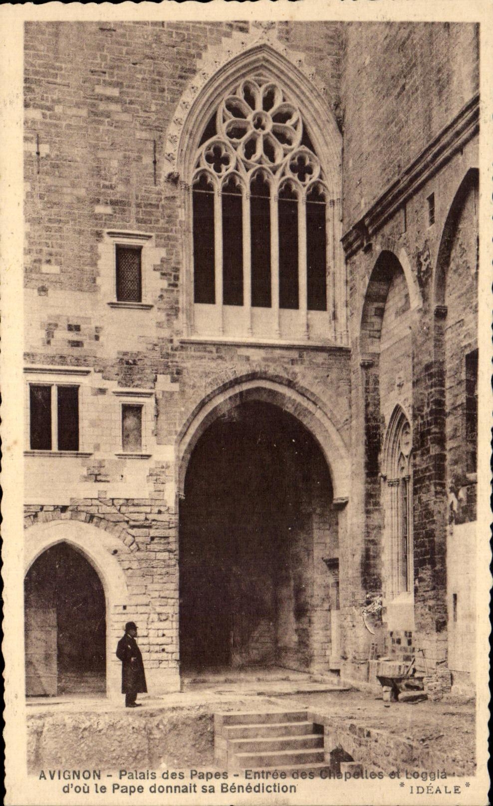 CPA Avignon Palais des Papes Entree des chapelles et loggia d'ou le pape donnait sa benediction