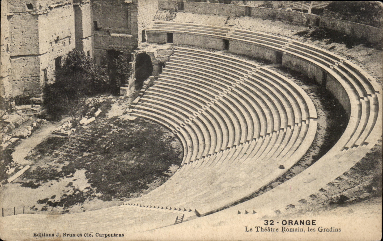 CPA Orange Le theatre Romain les Gradins
