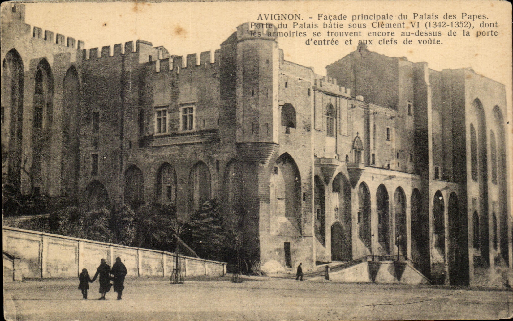 CPA Avignon Facade Principale du Palais des Papes Porte du Palais