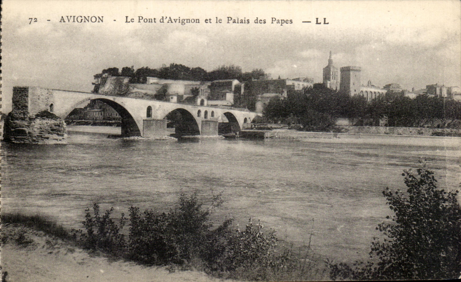 CPA Avignon Le Pont d'Avignon et le palais des Papes