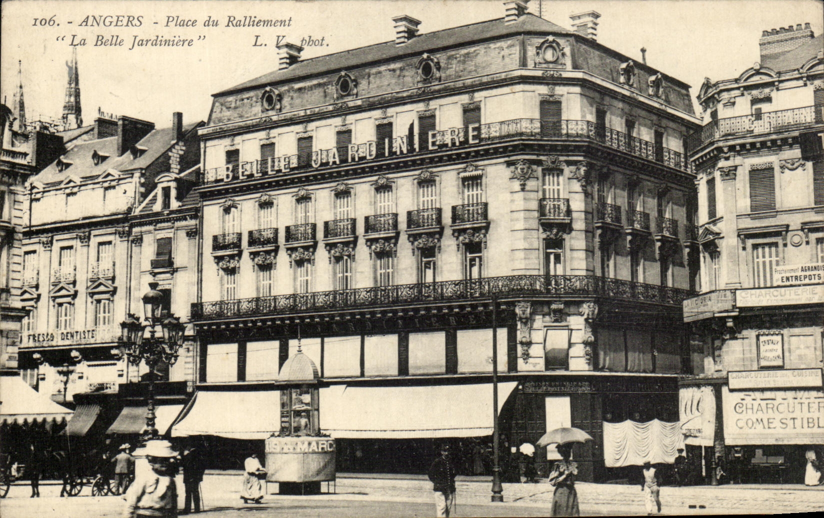 CPA Angers Place Du Ralliement La Belle Jardiniere