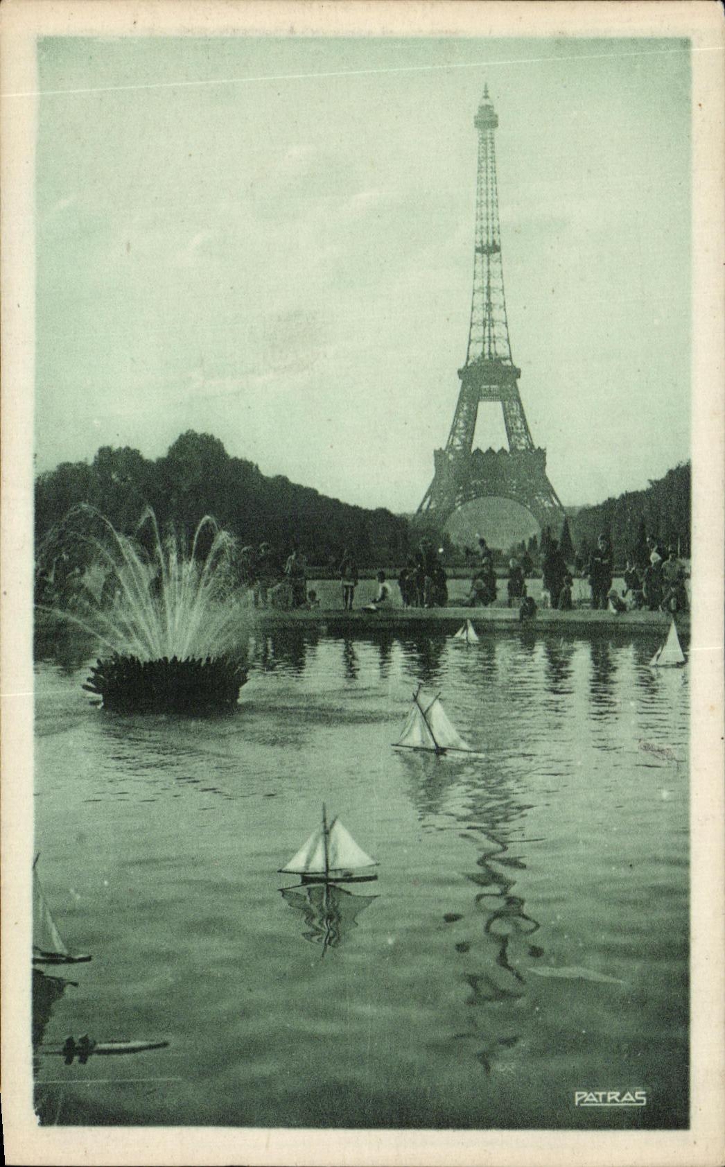 Champ de Mars — Tour Eiffel — Patras