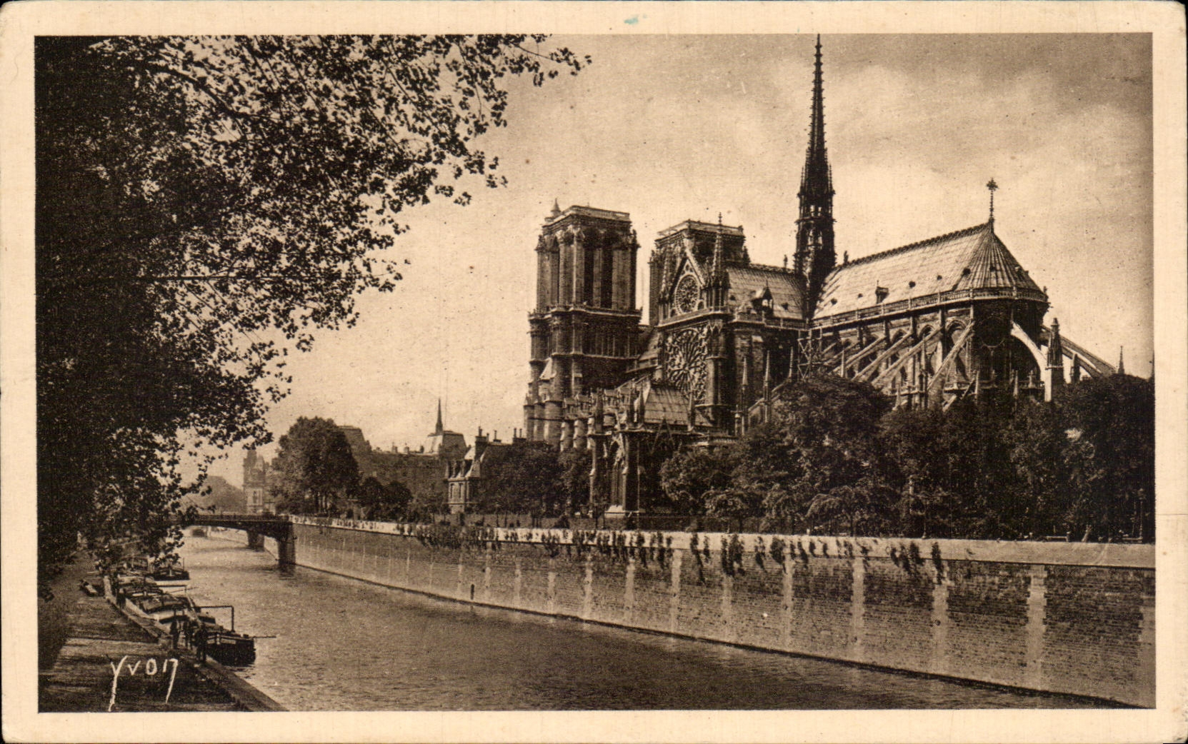 CPA Paris Pittoresque Notre Dame Et Le Square De l'Archeveche Yvon