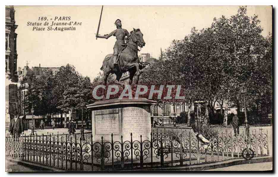 CPA Paris Statue De Jeanne d'Arc Place St Augustin