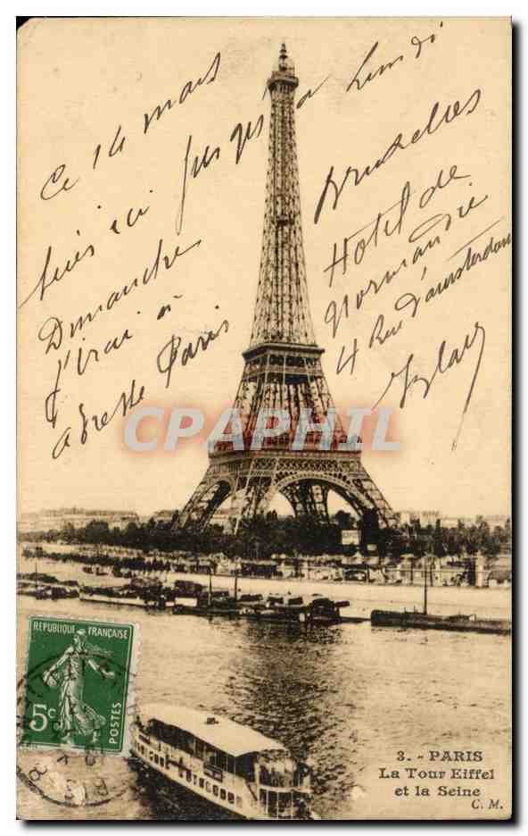 CPA Paris La Tour Eiffel Et La Seine Peniche 