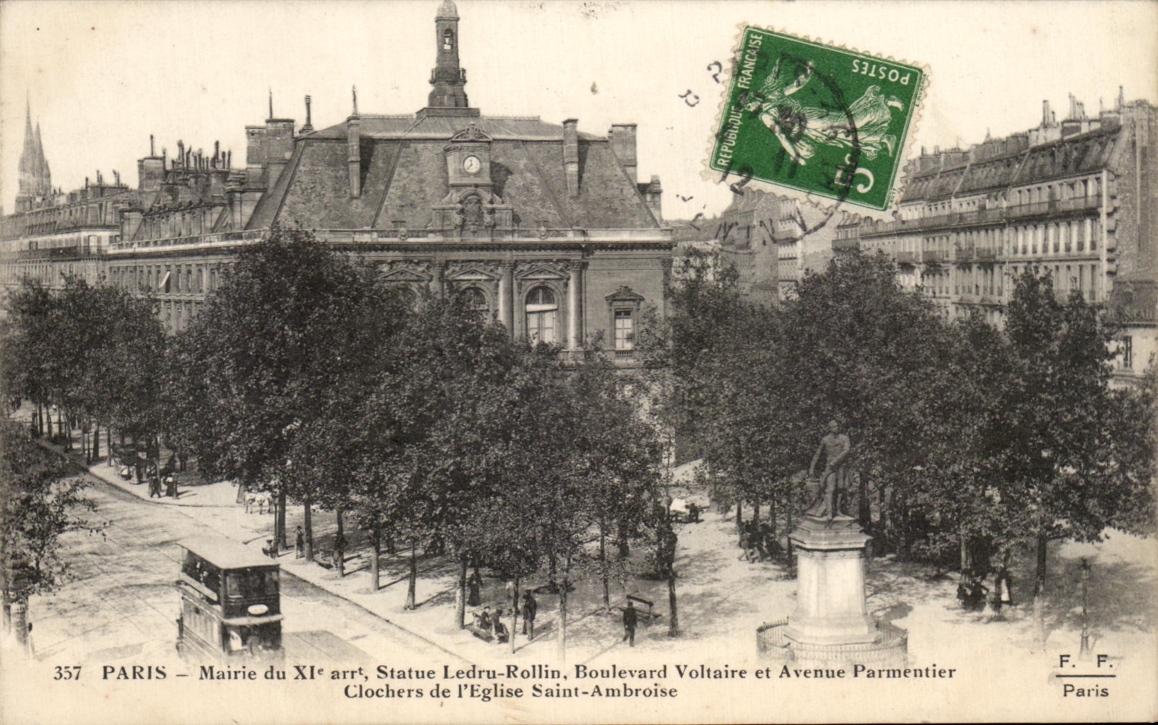 CPA Paris Mairie du 11eme Statue Ledru Rollin Boulevard Voltaire et Avenue et Avenue Parmentier Clochers 