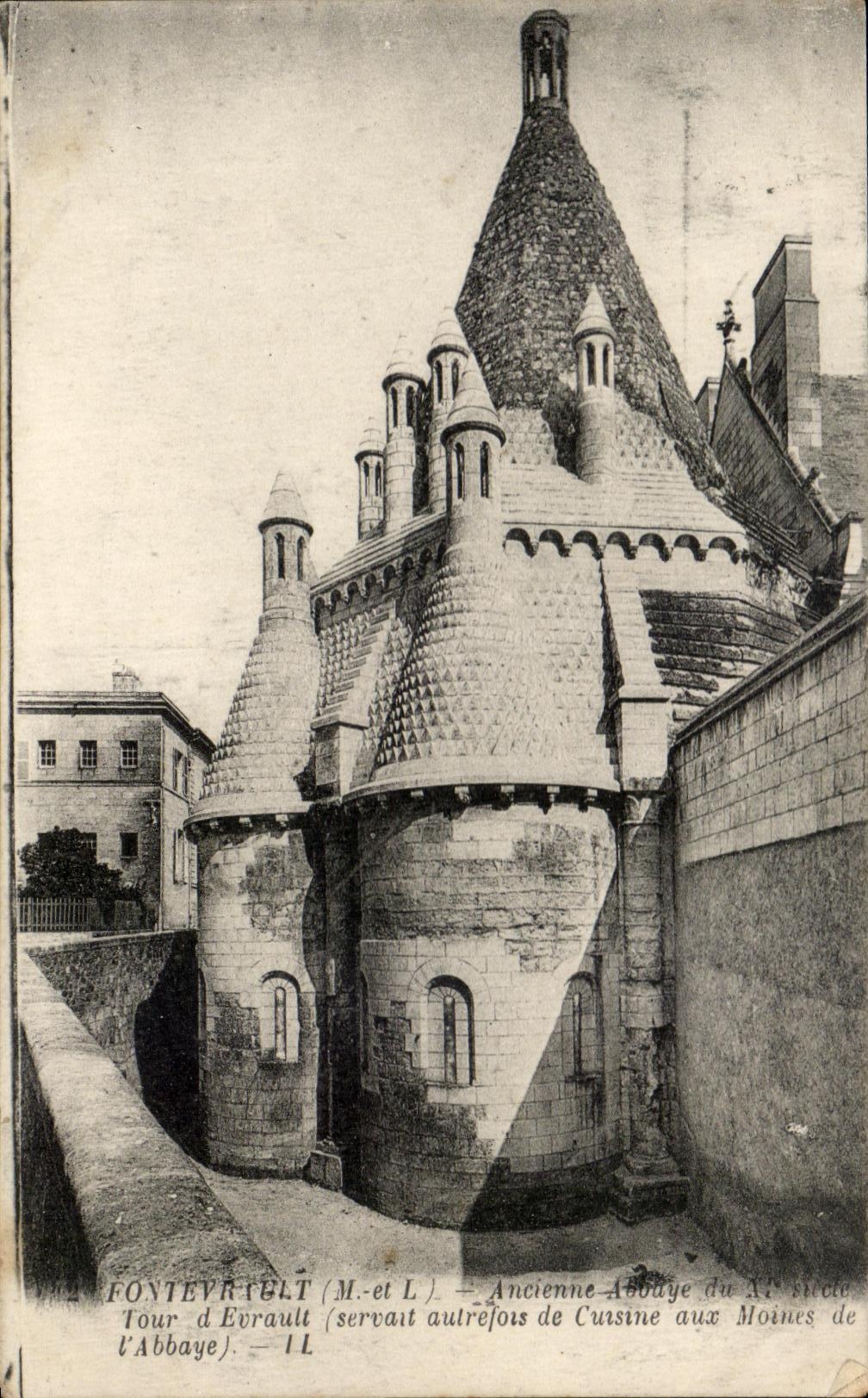 CPA Fontevrault l'Aucienne Abbaye du Tour d Evrault 