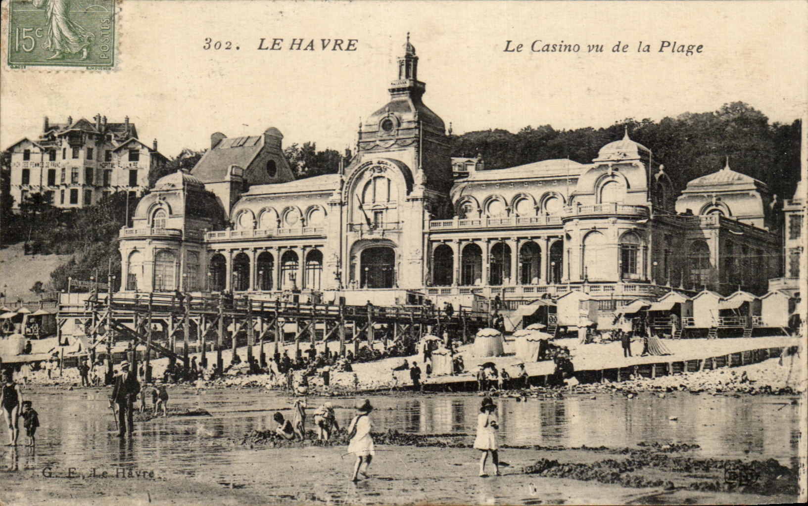 CPA Le Havre Le Casino vu de la Plage