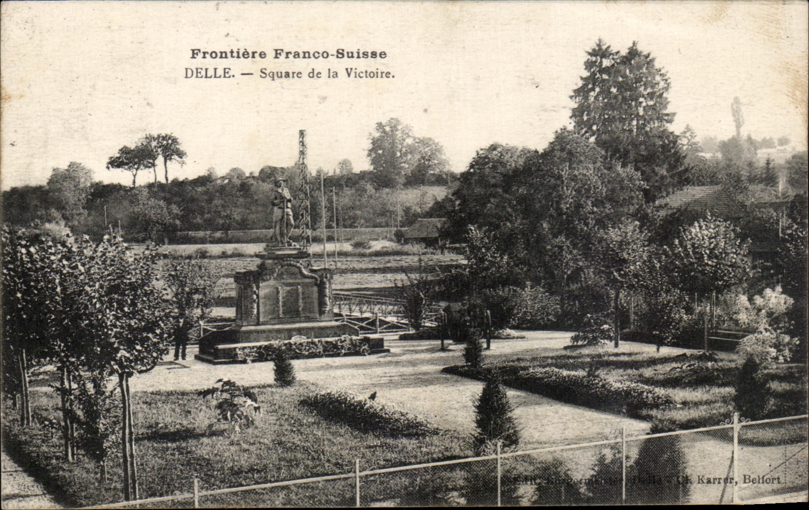 CPA Frontiere Franco Suise Delle Square de la Victoire Militaria 