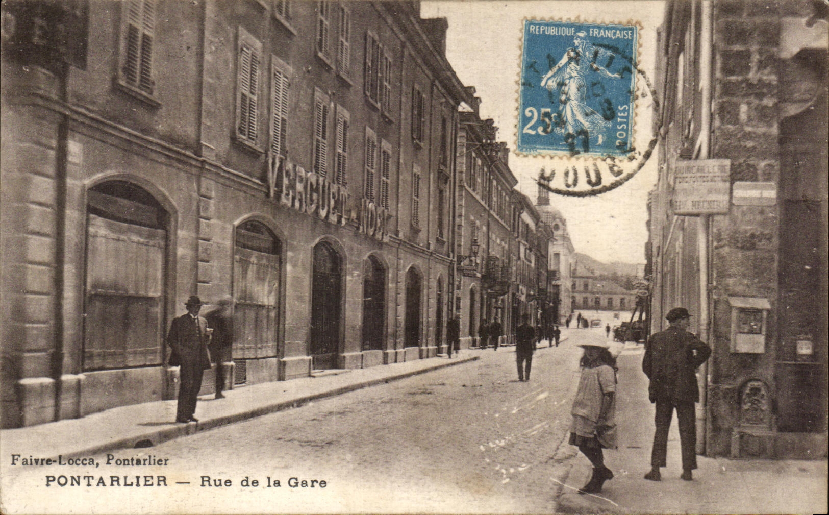 CPA Pontarlier Pontarlier Rue de la Gare Verguet Noel Enfant
