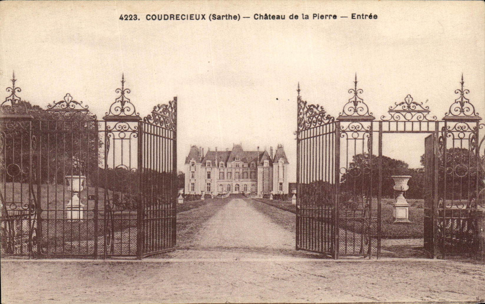 CPA Coudrecieux Chateau De La Pierre Entree
