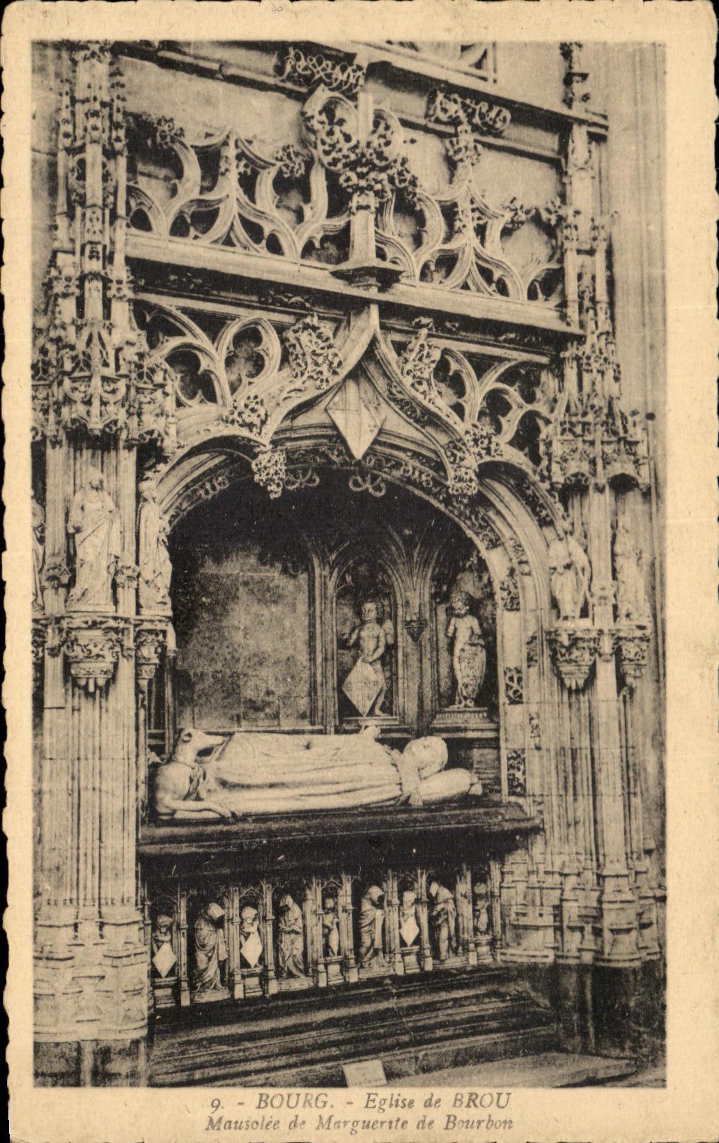 Mausolée de Marguerite de Bourbon — Église de Bourg — Série 9