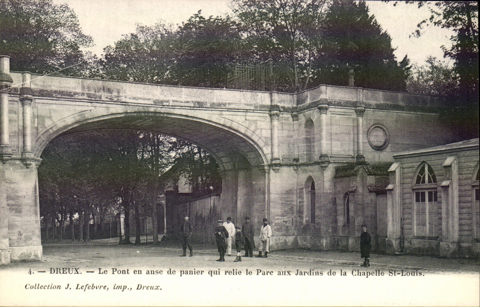 CPA Dreux Le Pont En Anse De Panier Qui Le Pare Aux Jardins de la chapelle St Louis 