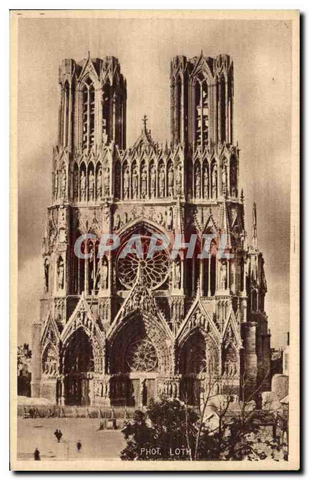 Cathédrale de Reims — après la guerre — Phot. Loth