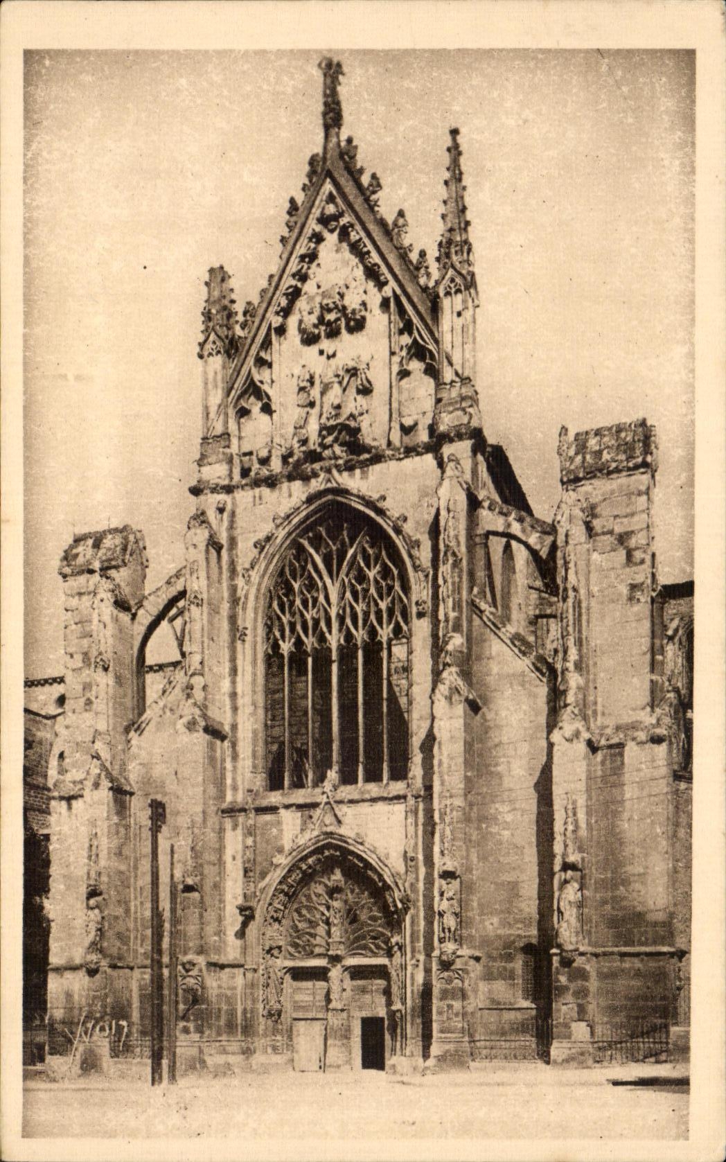 Reims — Église Saint-Rémi — Face Sud-Ouest — Éditions 'Art Yvon', Paris