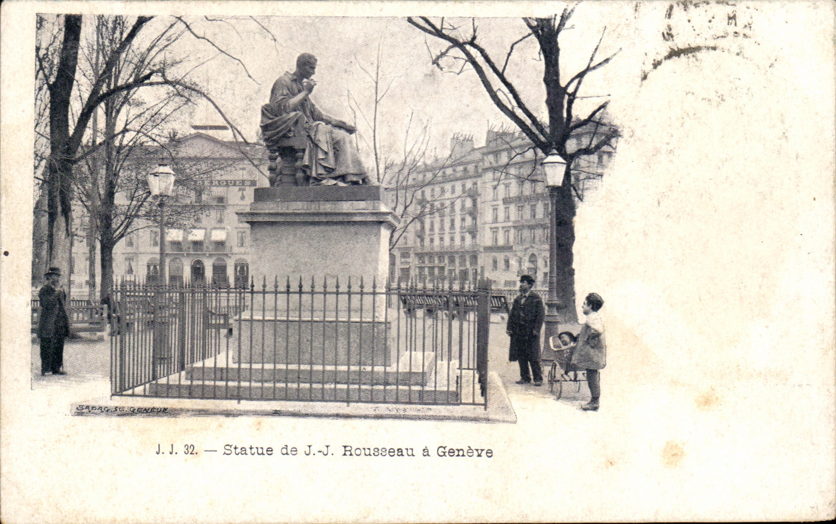 CPA Statue de J J Rousseau a Geneve