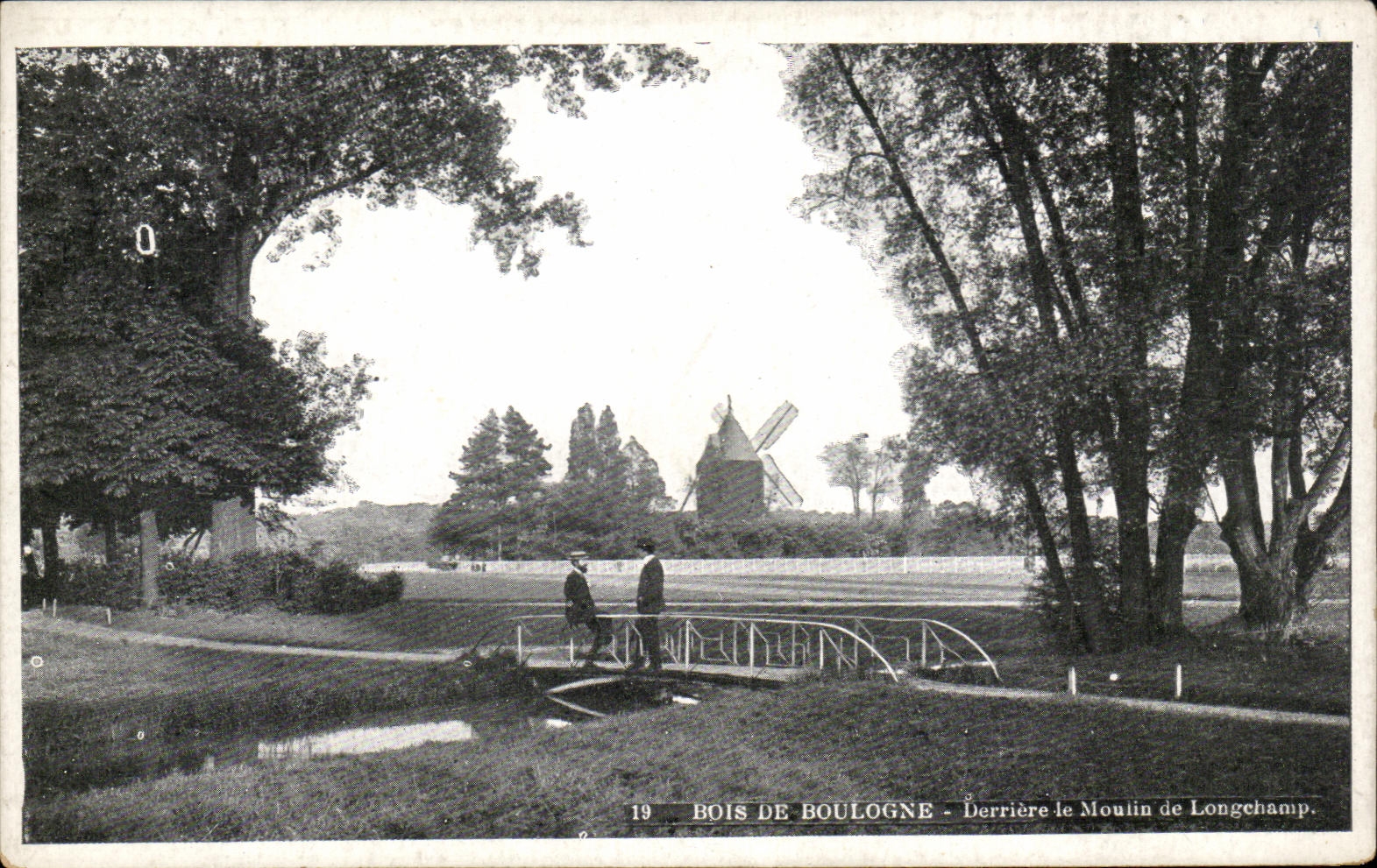 Bois de Boulogne - Derrière le Moulin de Longchamp — éditeur V. Maubanc, n°19