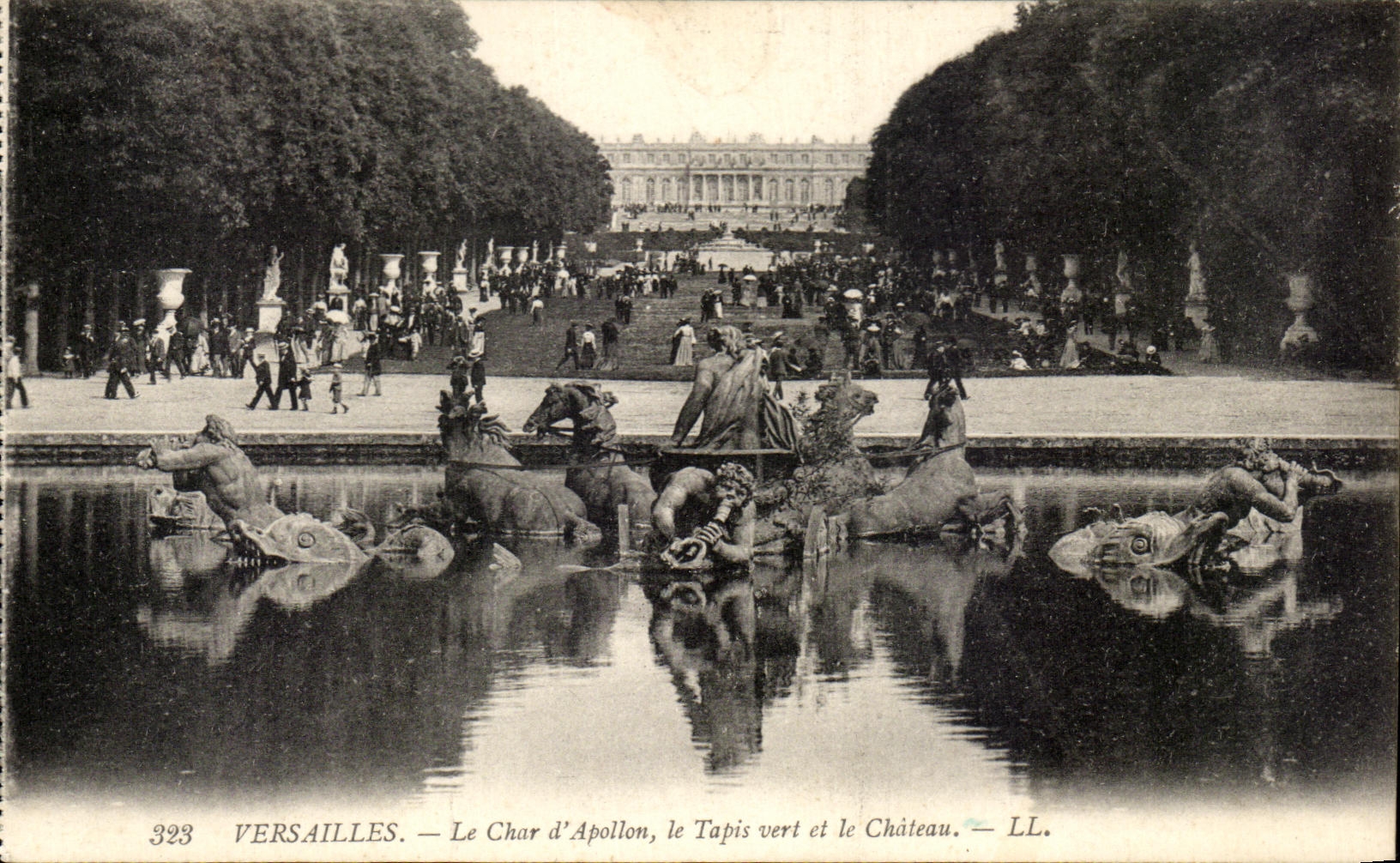 CPA Versailles Le Char d'Apollon le Tapis vert et le Chateau